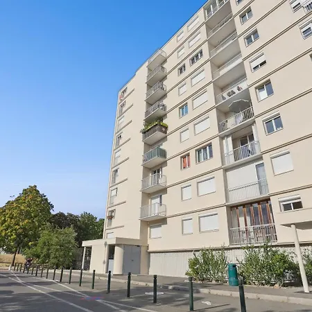 Le Calme A Deux Pas De Paris 아파트 *